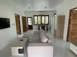 Hin Kong Hide Away 1