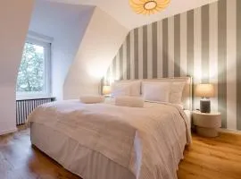 Vertical Suite Modern 3 Bedroom Apartment near Central Station