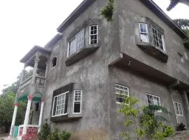 4 beds plus private parking apartment