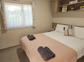 Emma & Simon's peaceful hideaway Retreat, hotel en Polperro