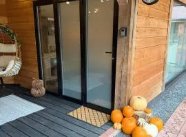 Luxury Courtyard Studio in Llangollen