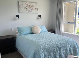 Cosy & close to town、テアナウのヴィラ