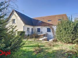 L'Arbre de Vie, hotel in Montmarault