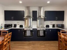 Hullywood rooms with shared kitchen facilities
