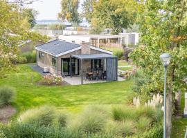 Nieuw! 6-persoons chalet aan het Veluwemeer dichtbij Harderwijk, Amersfoort en Zwolle, hotel na praia em Hulshorst