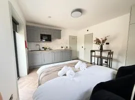 City Luxe Garden Suite