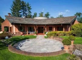 Villa 2 Piani con Piscina