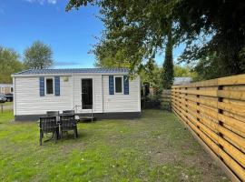 Nordseechalet direkt am Lauwersmeer - Fußläufig zur Nordsee! Siblu Lauwersoog! Familienpark、ラウエルウオーフのホテル