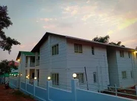 Natures Nest In Marine Gardens