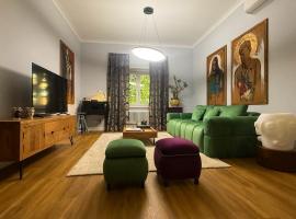 The House of Janus Luxury & Design Stay near Rome, holiday home in Ciampino