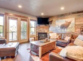 Ski, Hike and Relax Eden Condo with Hot Tub Access