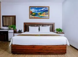 Văn Lâm Hotel