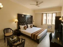 Hotel Perfect, Karol Bagh, 2 mins walk from metro station