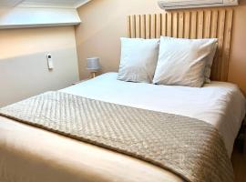 Quiet cozy apartment, air conditioning, swimming pool, hotel in Vidauban