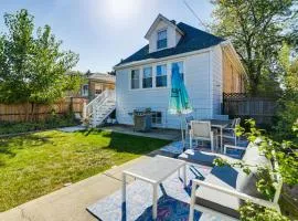 Logan Square Urban Oasis: 2 Mi to Local Hotspots!