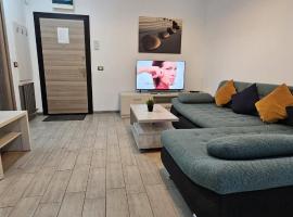 Azizi Apartment Beach Pool & Spa Resort, apartment in Mamaia Nord