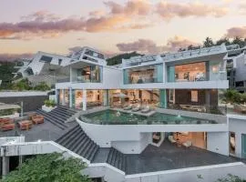 Luxury 6BR Villa Vie