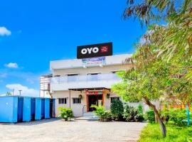 SPOT ON Hotel Satkar Bar and Lodge, hotel in Latur