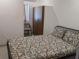 Cozy 2-Bedroom Flat with Wi-Fi & AC