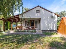 Familia Nyaral&oacute; 180，鮑洛通馬里奧菲爾德的木屋