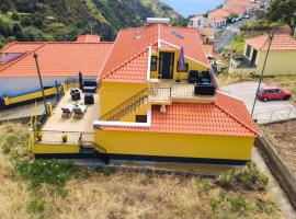 Casinha Gomes, hotel i Calheta