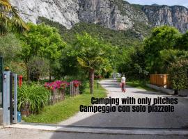 Agricampeggio Paolino, hotel a Pietramurata