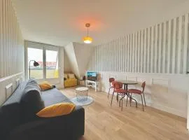 Sea view Studio, fully-equipped, TV & WiFi