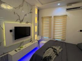 Grace Garden Apartments, hotel en Aja