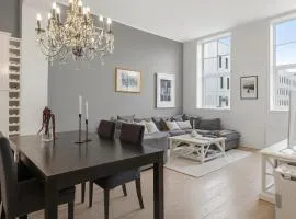 Charming Retro-Modern Apartment in Centrum North