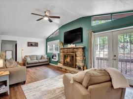 Tranquil Trails Cottage Fire Pit Cozy 3BDR, hotel a Gouldsboro