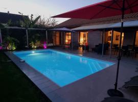 Villa Amance - vacances, piscine, lacs et plage, hotel a Lesmont