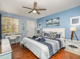 Ground Floor 2 Bdrm King Condo Close to Beach