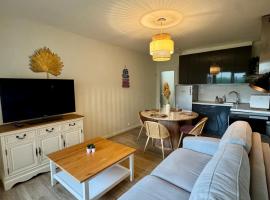Appartement 1 chambre pour 2 pers - rénové - terrasse, Hotel in Dinard