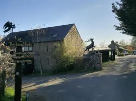 The Warm Hearth 18th Century, 15 acre Countryside Estate