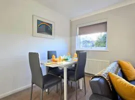 Delightful first floor two bed apartment five minutes walk from Dorking town centre