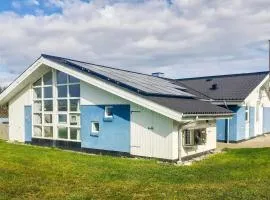 12 person holiday home in Vestervig-By Traum