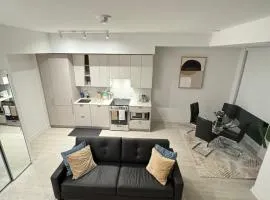 Spacious 3bedroom home in Square One Area