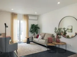 Modern 3BR Home, AC in All Rooms, Walk to 2 Beaches, Private Patio, Washer & Dryer