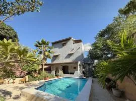 Villa avec piscine privée, personnel, cuisinier, plage, jardin