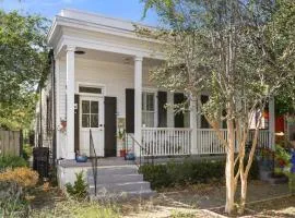 Perfectly Located 1 Bedroom I Uptown - Magazine St