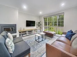 Callala Bay & Beach House - Pet Friendly with Fireplace