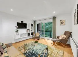 Charming 1BD Flat with Parking in Bromley