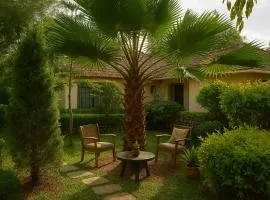 Riverside Spacious Getaway