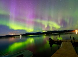 Suite on the Bay, khách sạn ở Marsh Lake