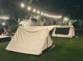 Xom Camping