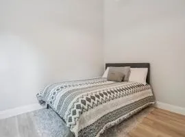 PRIVATE BEDROOM IN HOUSE MIN STAY 30 days