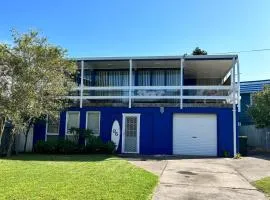 Shelleys - Pet Friendly - Short Walk to Beach
