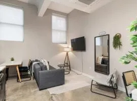 CozySuites Modern 1BR OTR District #03