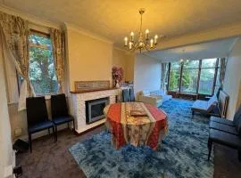 Oxford Detached Spacious Villa for 8 Free Parking