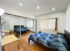Spacious Queen Room in Two Story House - L6
